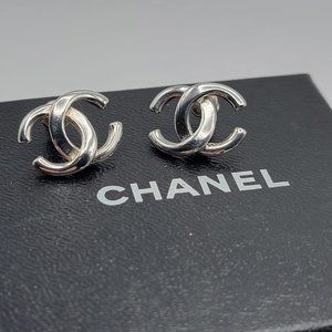 Auth Chanel Silver Double CC earrings